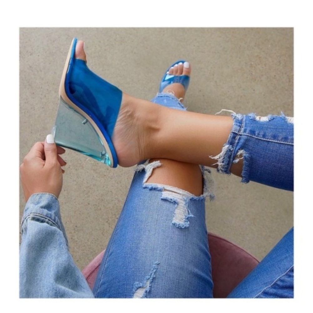 Cape Robbin Jelly Blue Wedges Clear💙